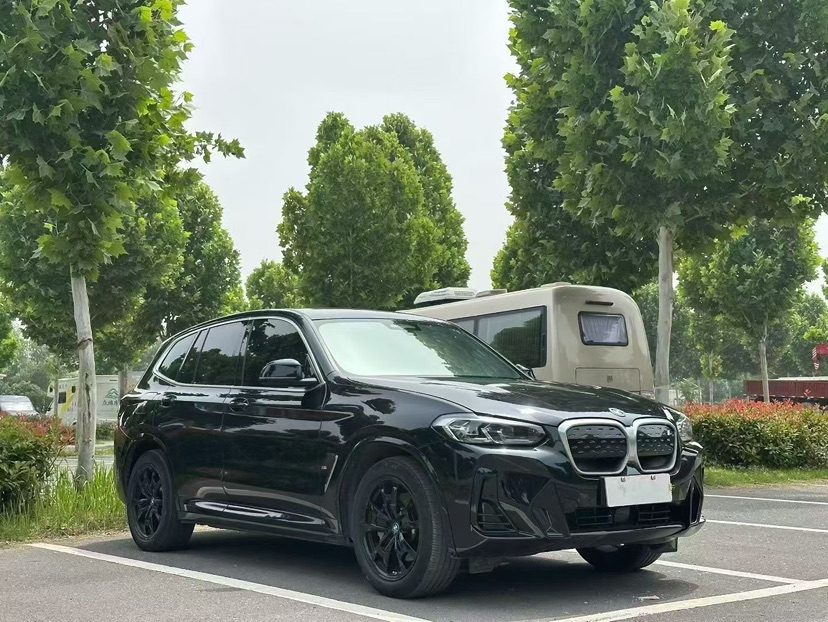 BMW iX3 2022 car image #3