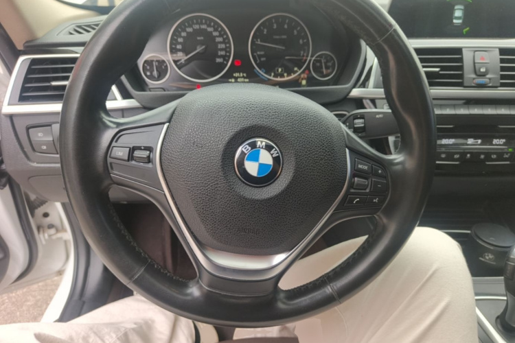 BMW 3 Series 2018 #11 BMW 3 Series 2018 car image #11