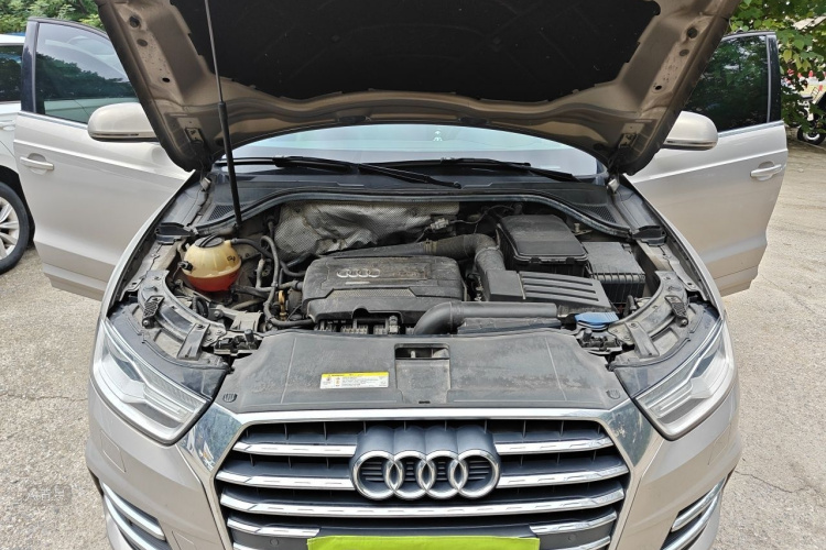 Audi Q3 2017 car image #22
