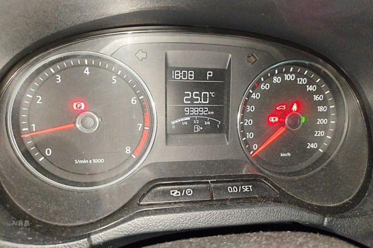 Volkswagen Polo 2015 #14 Volkswagen Polo 2015 car image #14