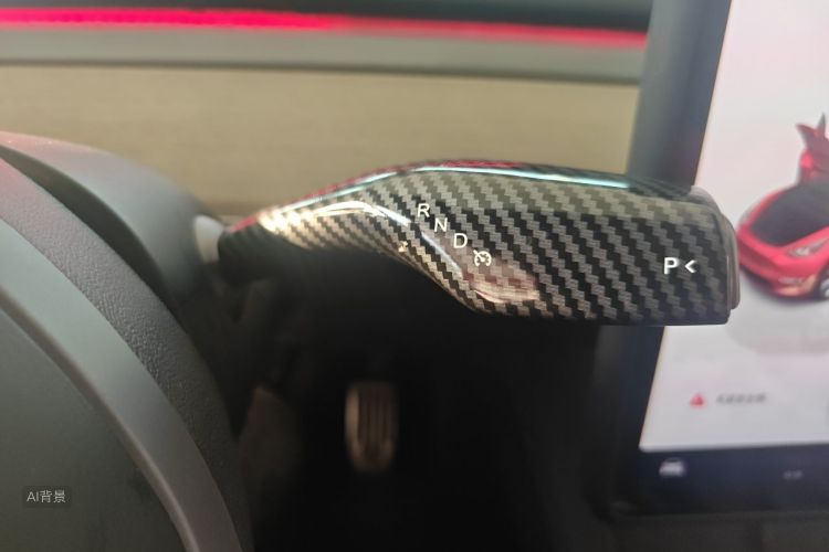 Tesla Model Y 2023 car image #16