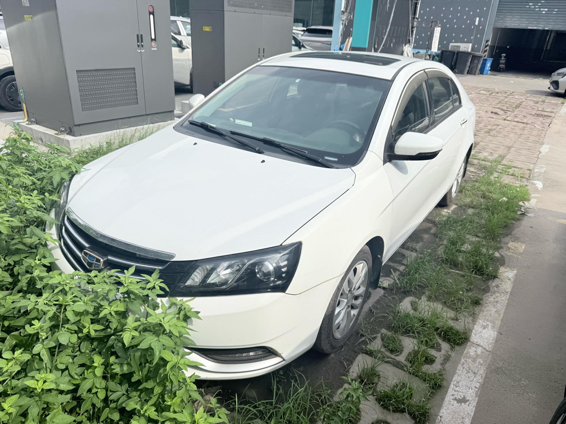 GEELY Emgrand 2014 GEELY Emgrand 2014 immagine di auto