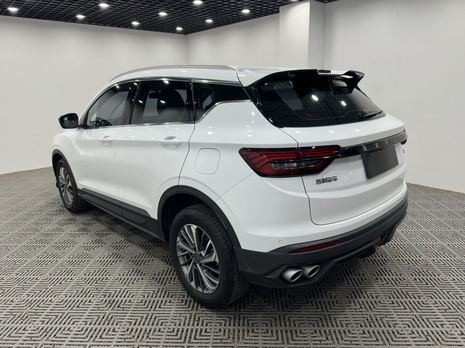 GEELY Coolray 2023 immagine di auto #9