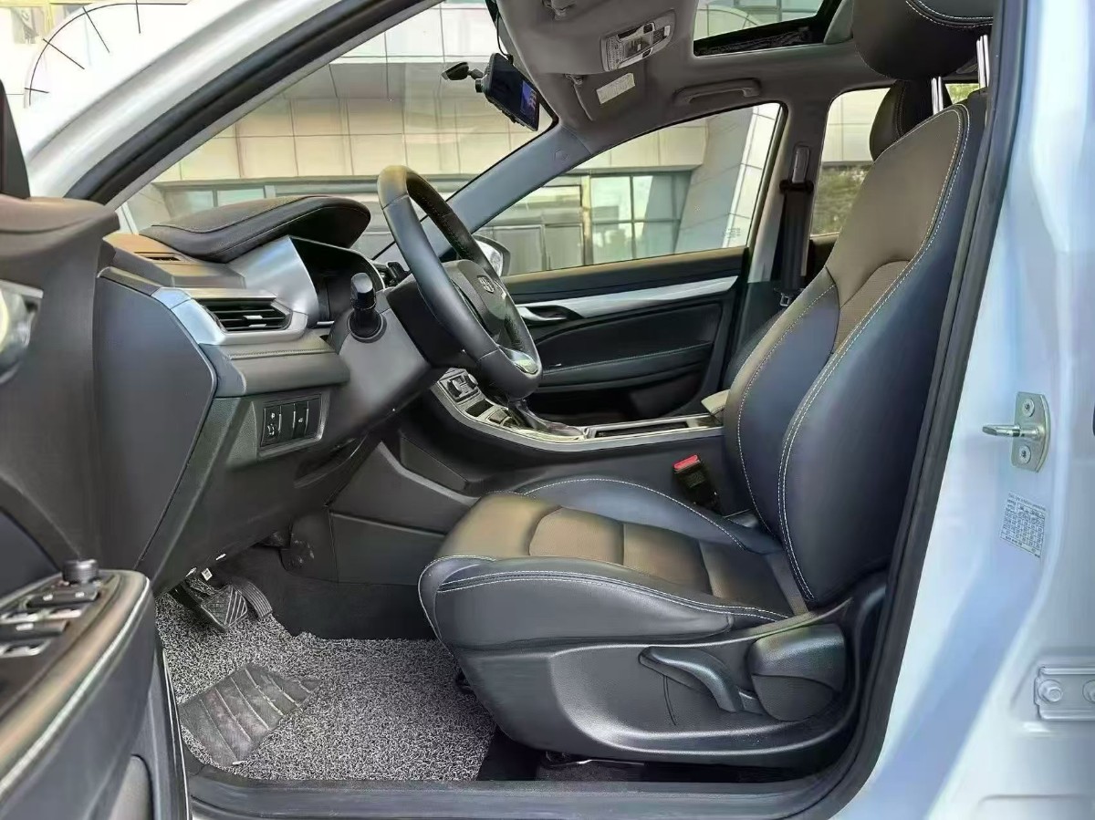 GEELY Emgrand 2020 #4 GEELY Emgrand 2020 car image #4