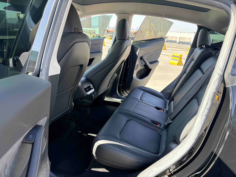 Tesla Model Y 2022 car image #6