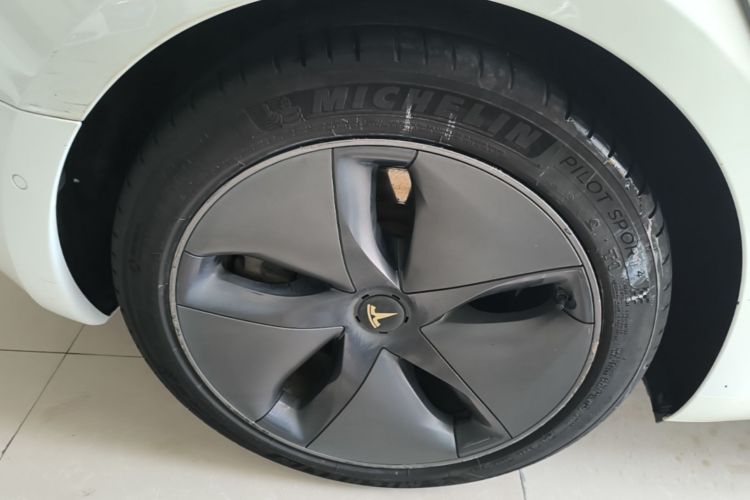 Tesla Model 3 2020 immagine di auto #10