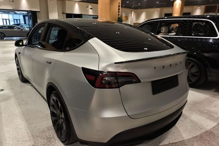 Tesla Model Y 2021 #5 Tesla Model Y 2021 car image #5