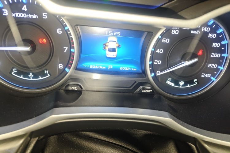 GEELY Emgrand 2018 car image #8