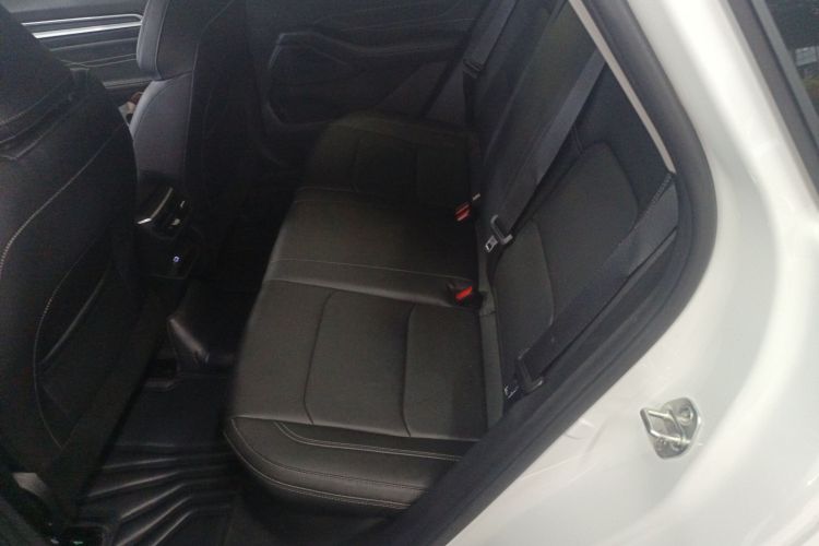 GEELY Emgrand 2024 #17 GEELY Emgrand 2024 car image #17