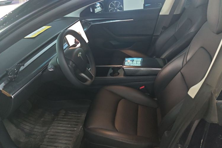 Tesla Model 3 2022 car image #19