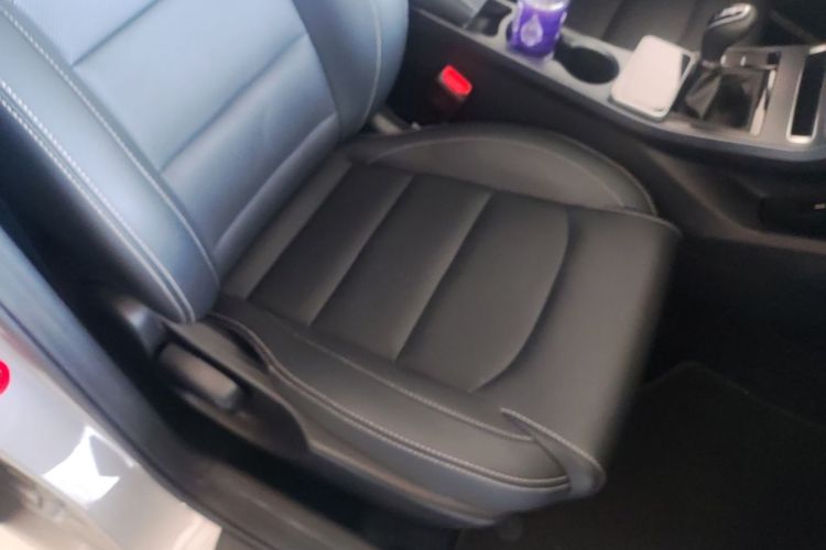 GEELY Emgrand 2019 #24 GEELY Emgrand 2019 car image #24