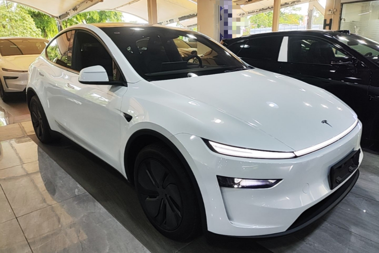 Tesla Model Y 2026 #4 Tesla Model Y 2026 car image #4