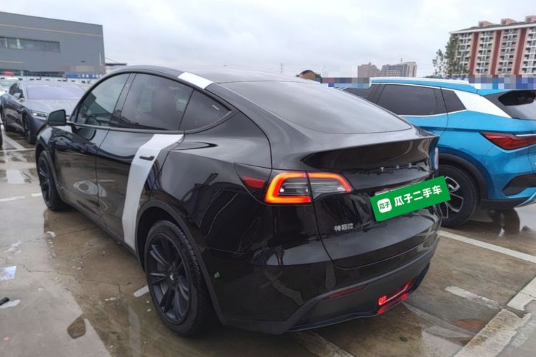 Tesla Model Y 2022 #5 Tesla Model Y 2022 car image #5
