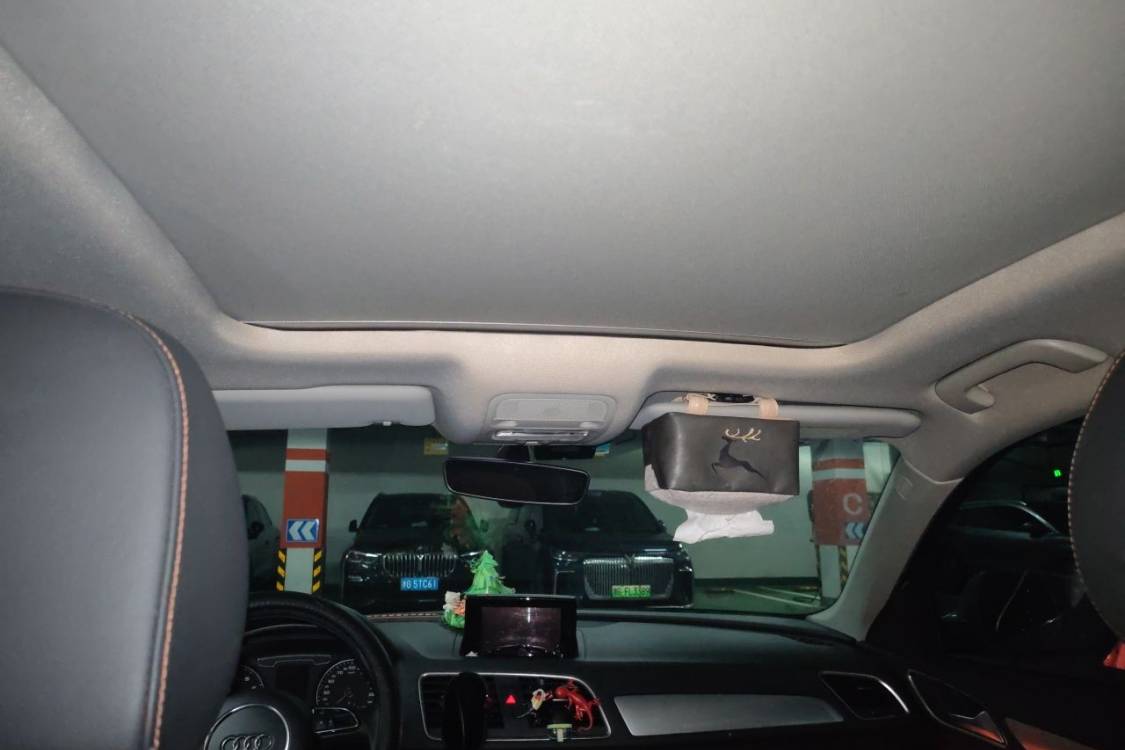 Audi Q3 2017 car image #21