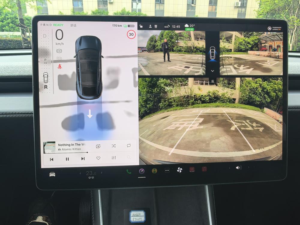 Tesla Model Y 2025 #10 Tesla Model Y 2025 car image #10