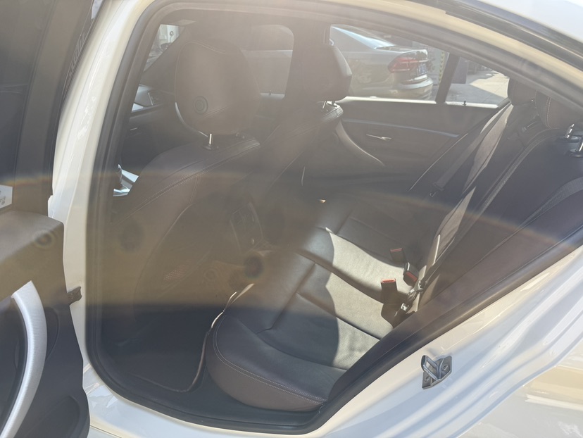BMW 3 Series 2019 car image #6