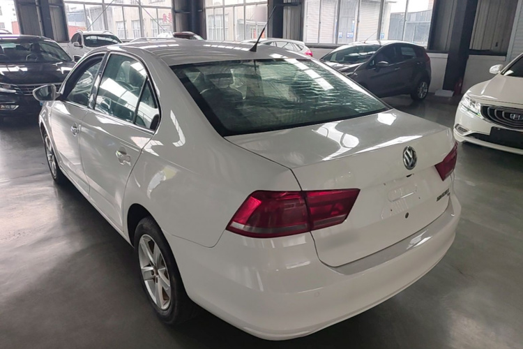 Volkswagen Santana 2016 car image #5