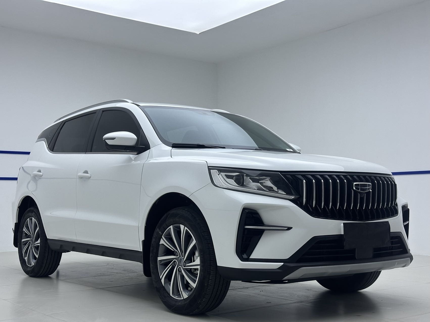 GEELY Vision X6 2022 car image #3