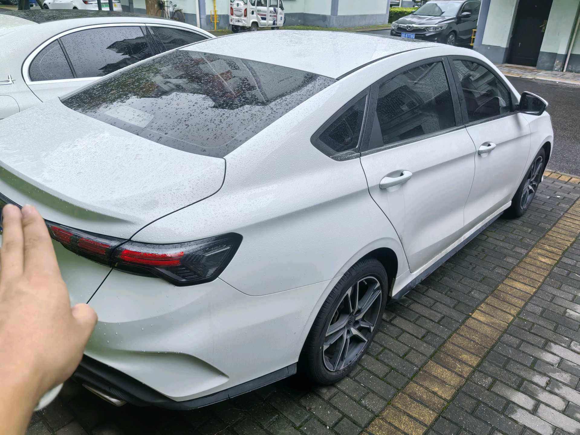 GEELY Binray 2023 car image #3