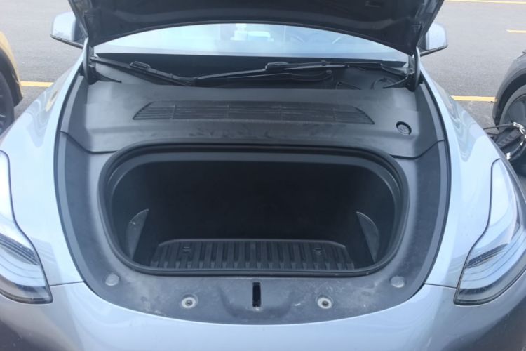 Tesla Model Y 2024 car image #20