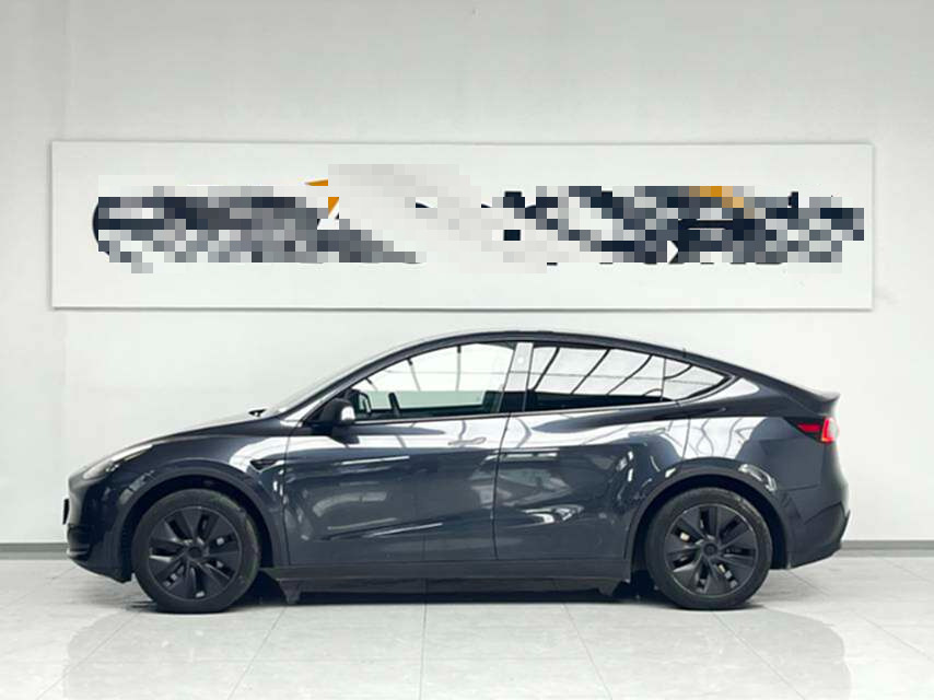 Tesla Model Y 2024 #5 Tesla Model Y 2024 car image #5