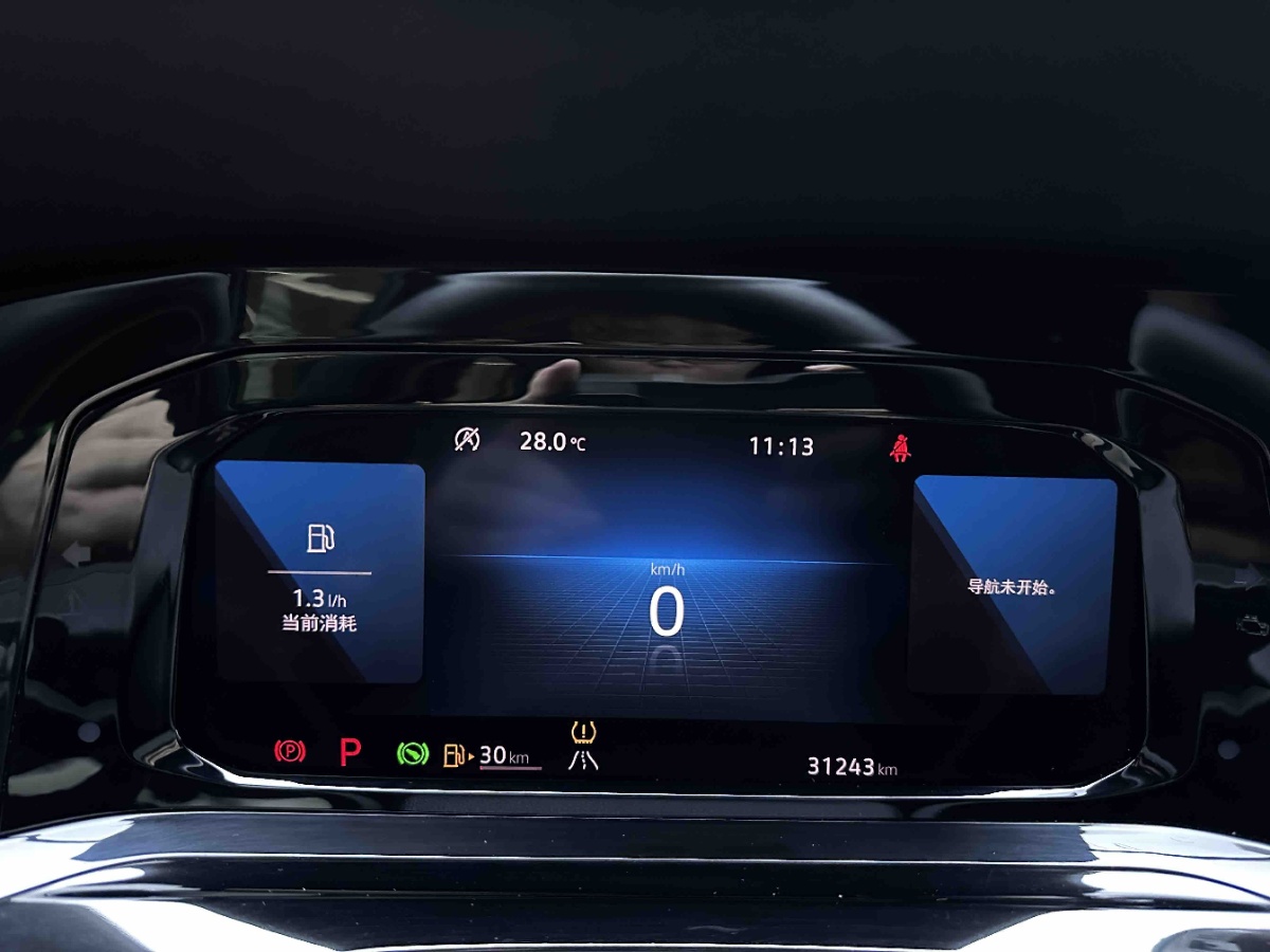 Volkswagen Golf 2023 car image #7