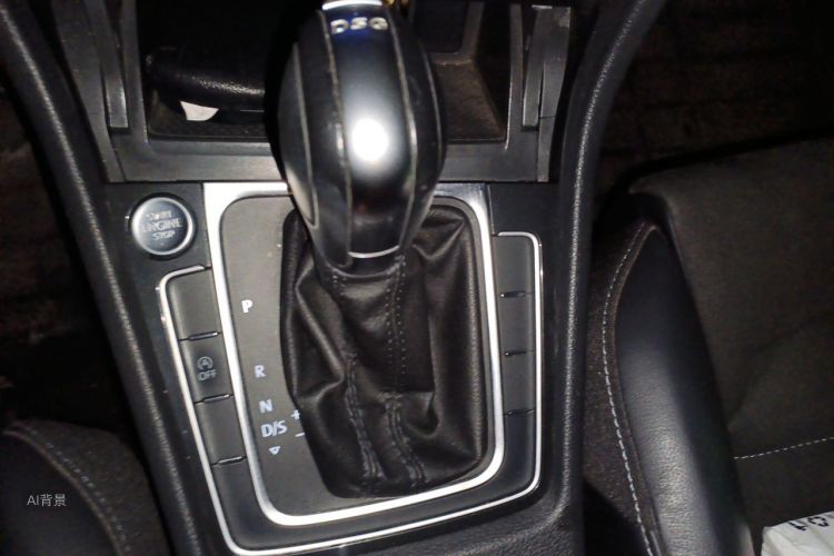 Volkswagen Golf 2018 car image #16