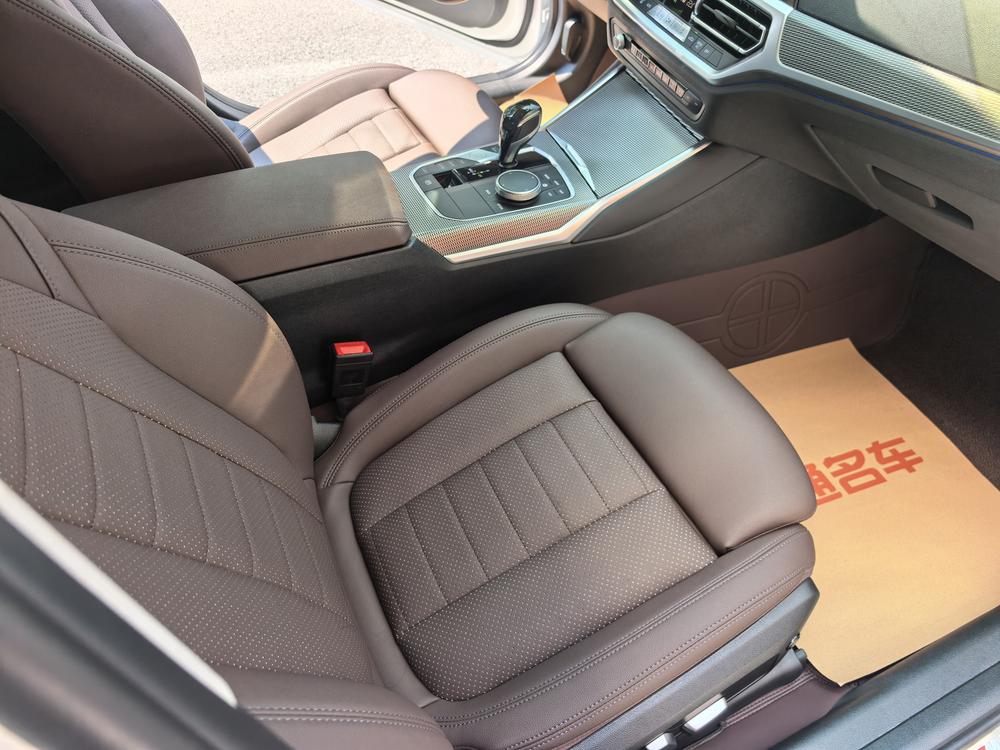 BMW 3 Series 2020 car image #20