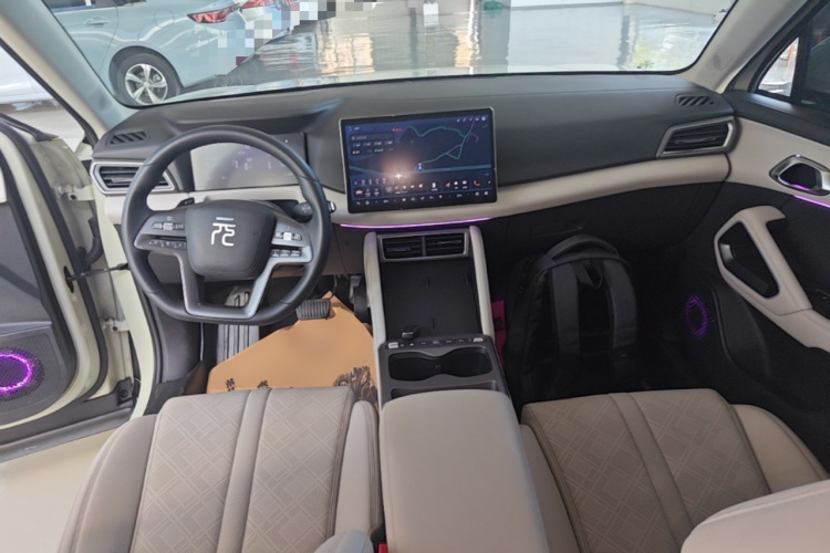 BYD YuanUP 2025 #10 BYD YuanUP 2025 car image #10