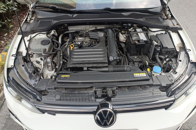 Volkswagen Golf 2022 car image #22