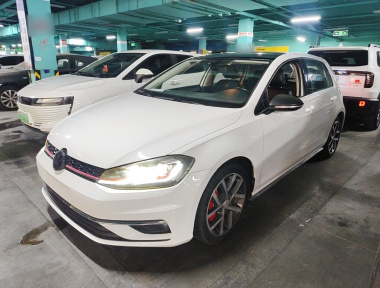 Volkswagen Golf 2020 car image 