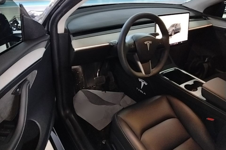 Tesla Model Y 2024 #16 Tesla Model Y 2024 immagine di auto #16