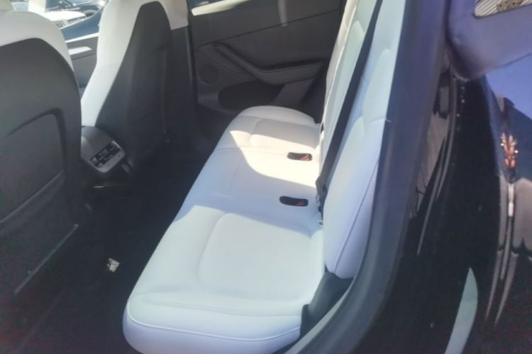 Tesla Model Y 2022 #17 Tesla Model Y 2022 car image #17
