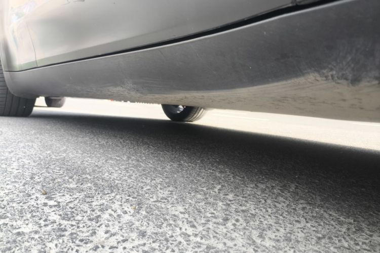 Tesla Model Y 2023 car image #23