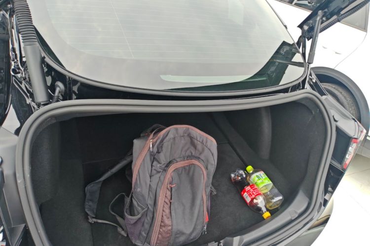 Tesla Model 3 2023 car image #21