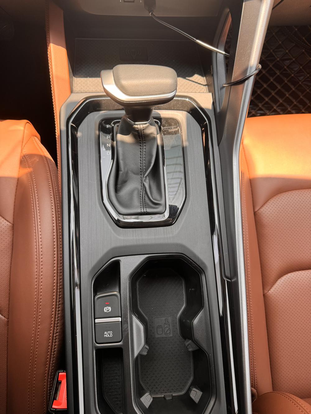 GEELY Vision X6 2023 car image #7