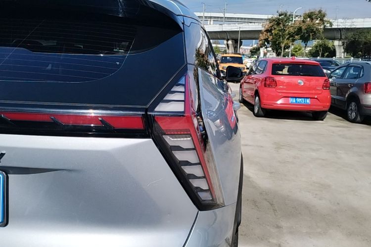 GEELY Boyue L 2024 car image #8