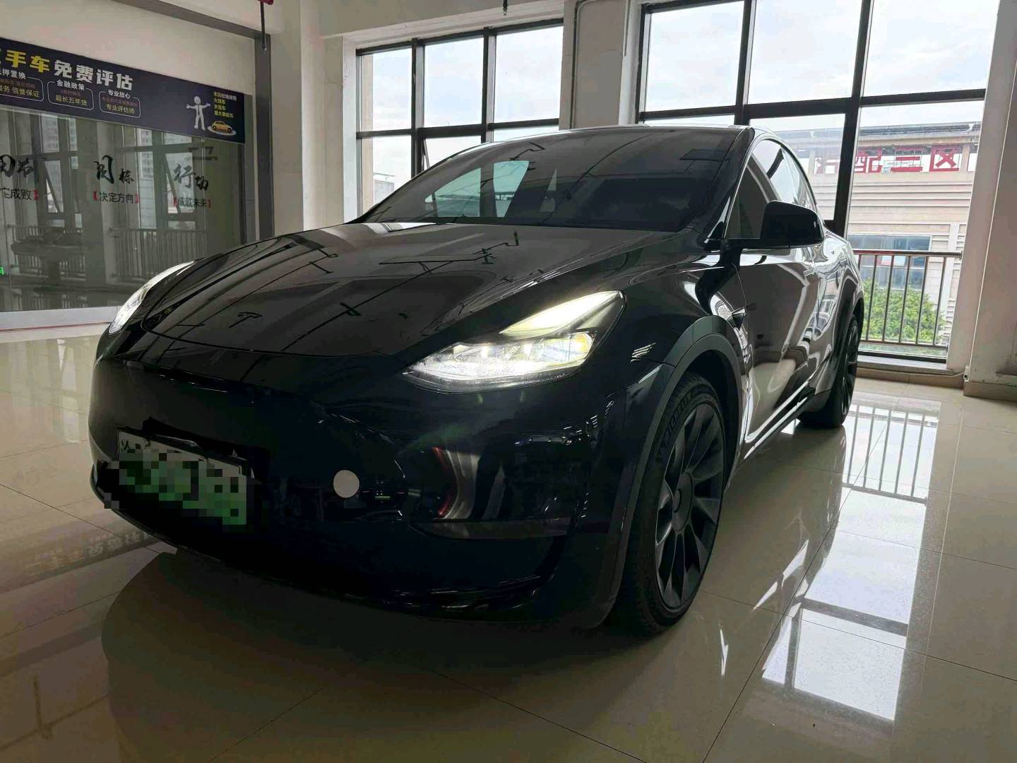 2021 car image #2