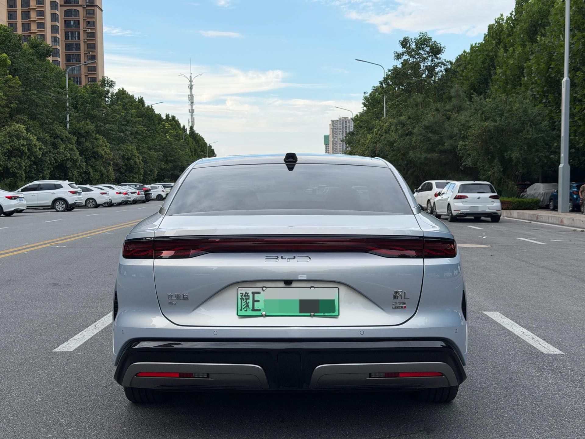 BYD HanL 2025 car image #8