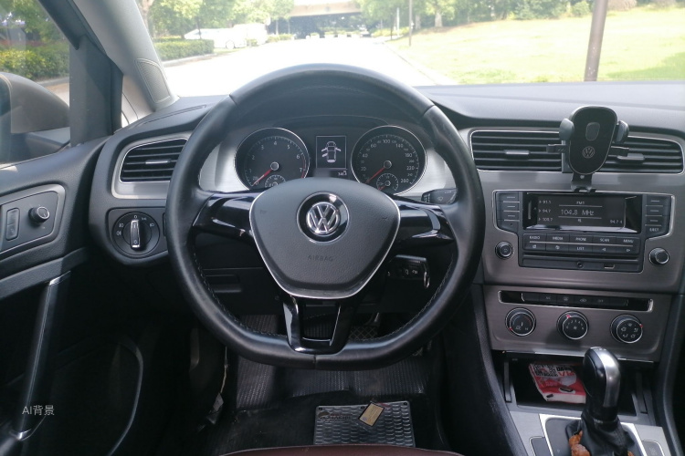 Volkswagen Golf 2014 car image #12
