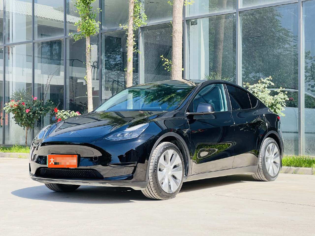 Tesla Model Y 2022 #2 Tesla Model Y 2022 car image #2
