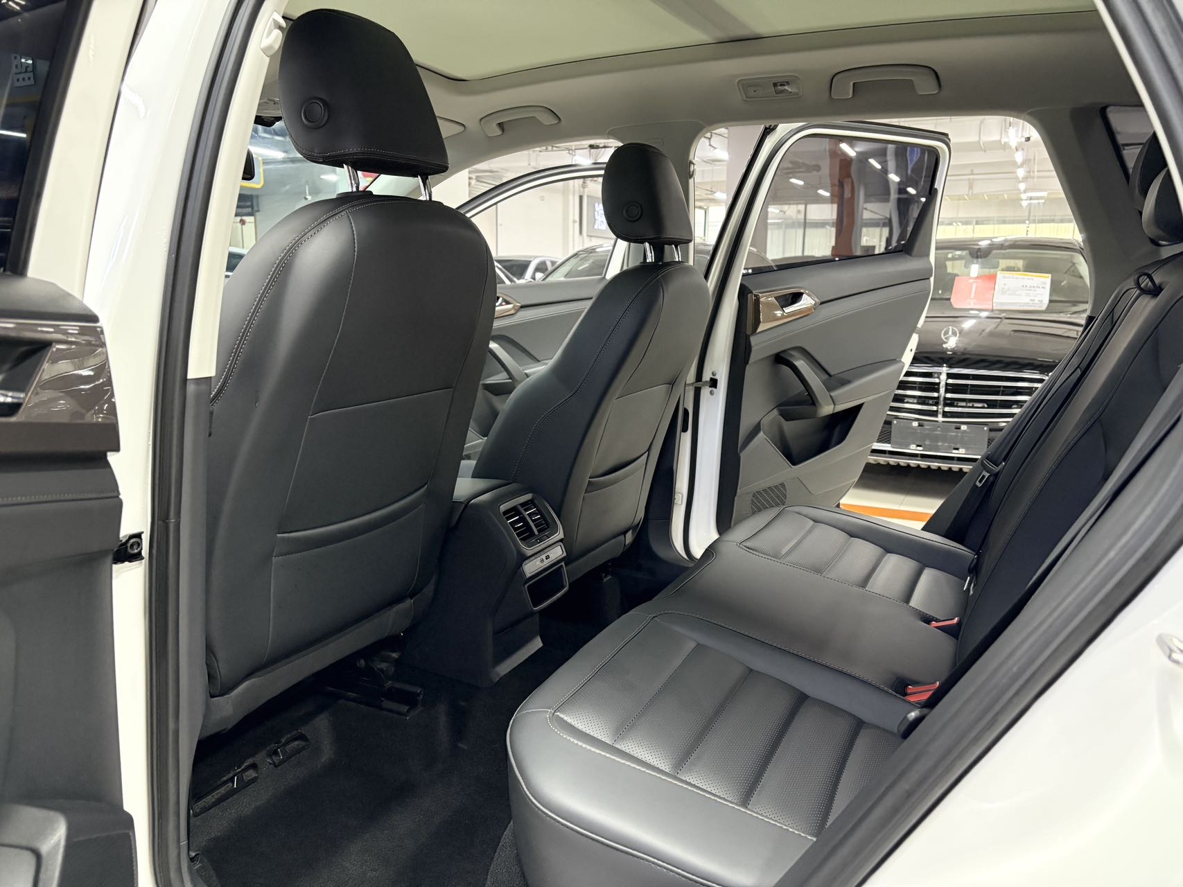 Volkswagen Tharu 2022 car image #5