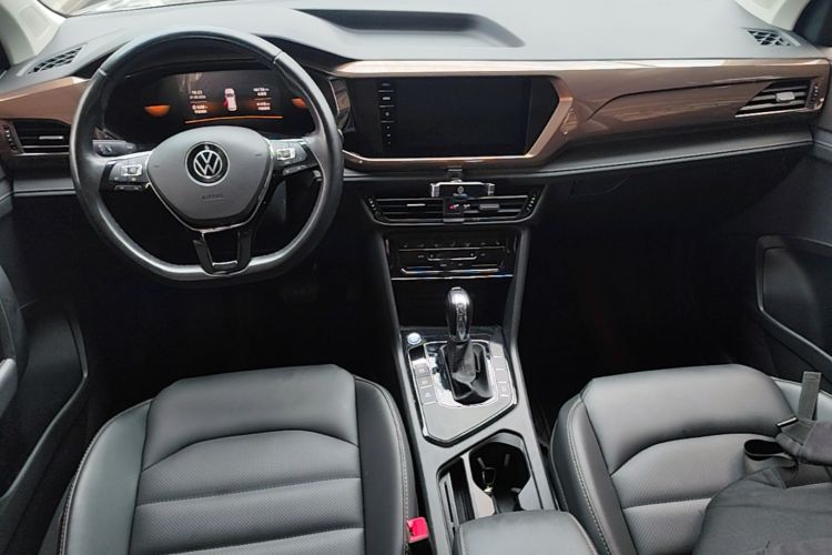 Volkswagen Tharu 2022 car image #10