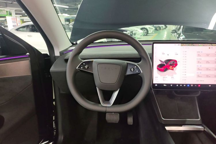 Tesla Model Y 2025 #15 Tesla Model Y 2025 car image #15