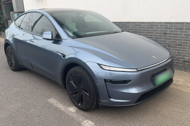 Tesla Model Y 2026 #4 Tesla Model Y 2026 car image #4