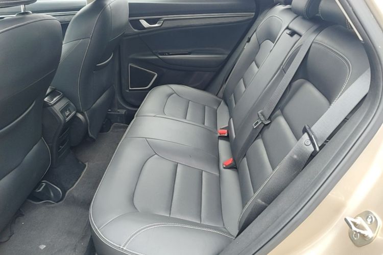 GEELY Emgrand GS 2018 car image #17