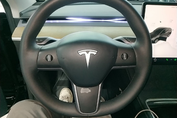 Tesla Model Y 2023 #11 Tesla Model Y 2023 car image #11