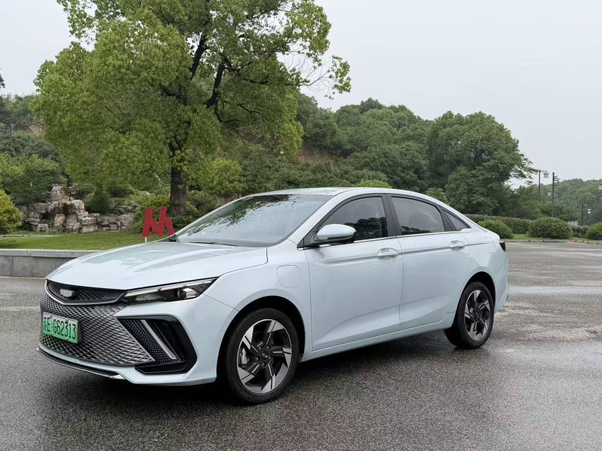 GEELY Emgrand L HiP 2022 car image #3