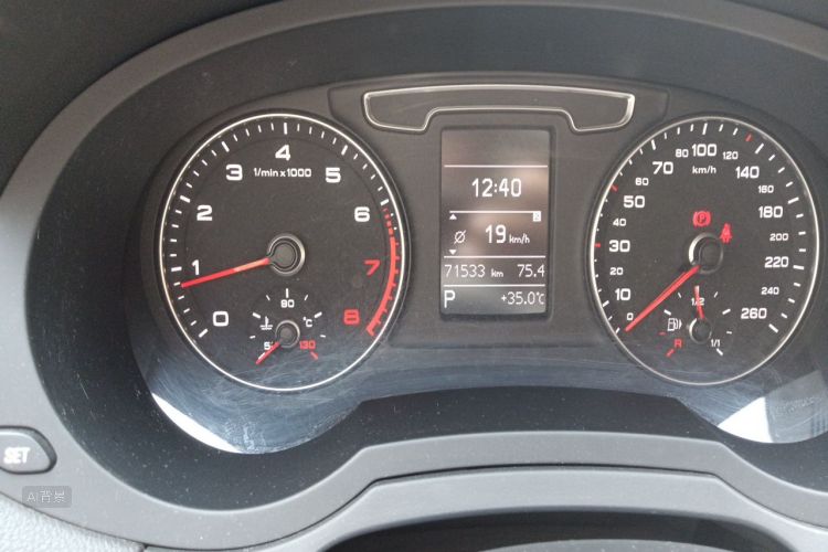 Audi Q3 2017 immagine di auto #14
