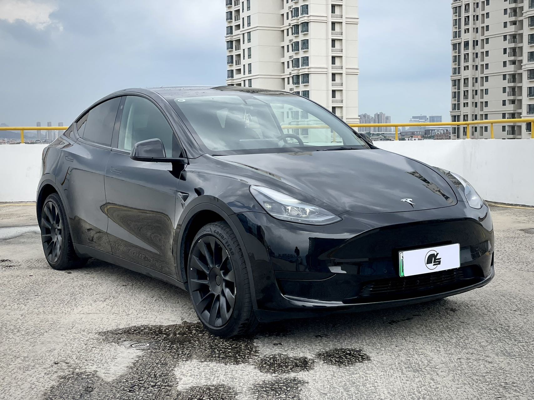 Tesla Model Y 2023 #4 Tesla Model Y 2023 car image #4